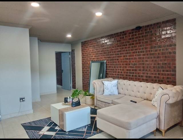 1 BEDROOM APARTMENT TO LET IN UMHLANGA RIDGE